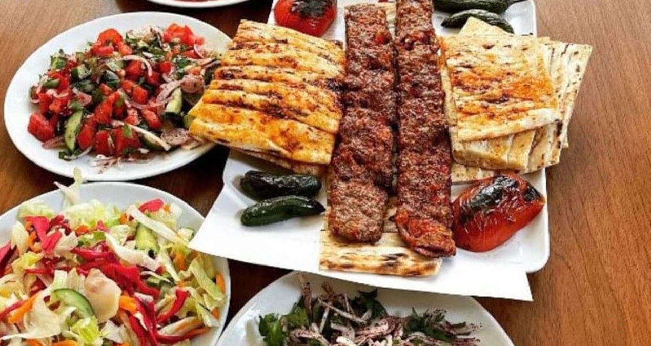 helal kebap diye satiyorlar tum etlerde domuz eti ortaya cikti WKEHNfgc