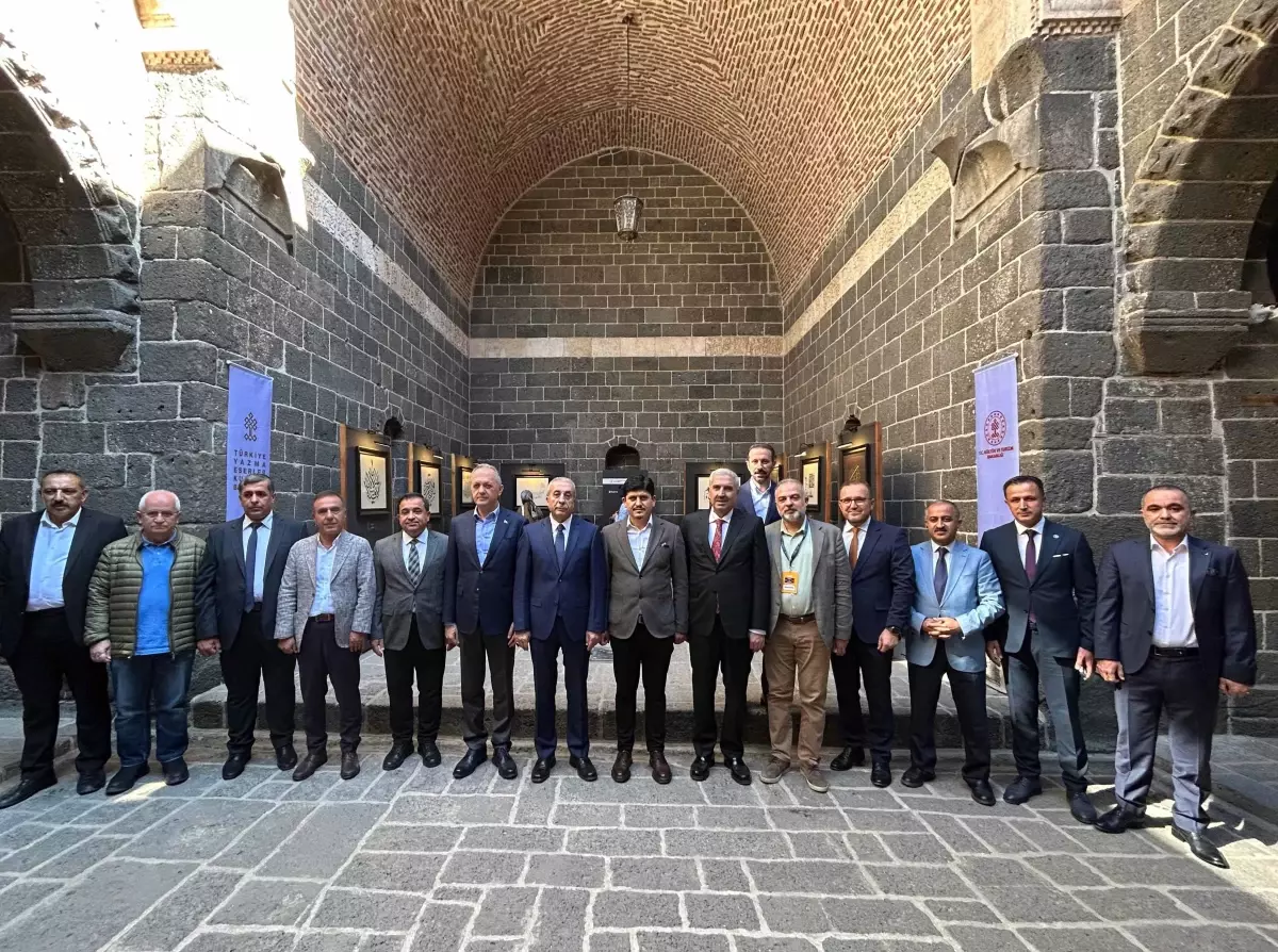 albayrak grubundan diyarbakirda selam ayetleri hat eserleri sergisi jtrgr78X