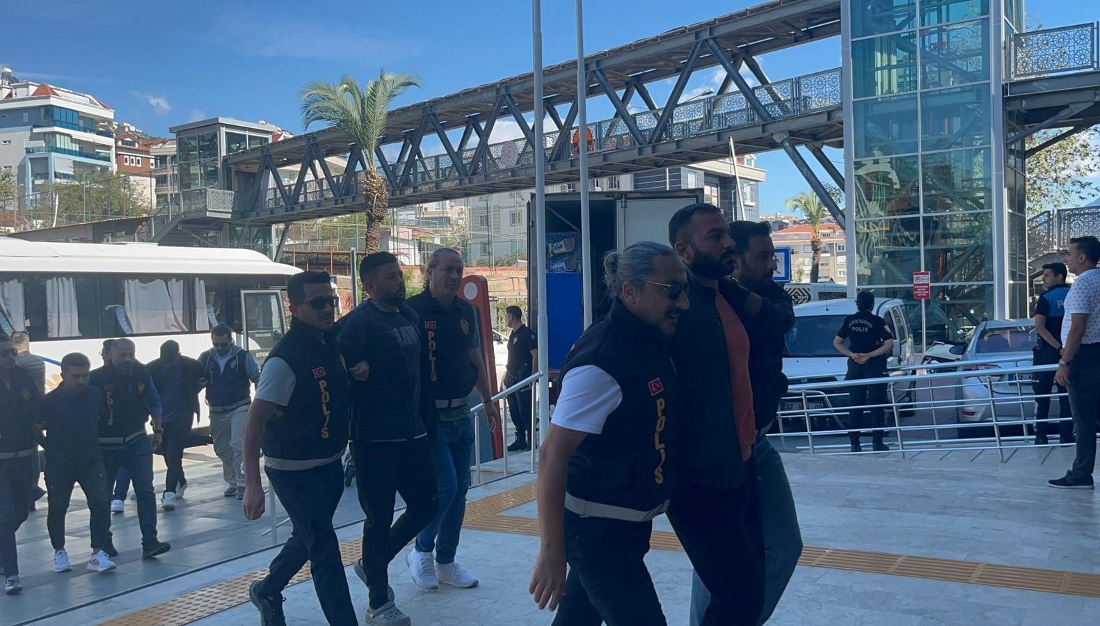 cesedi sarp kayaliklarda bulunmustu iki kisi tutuklandi Gqc3DtJG.jpg