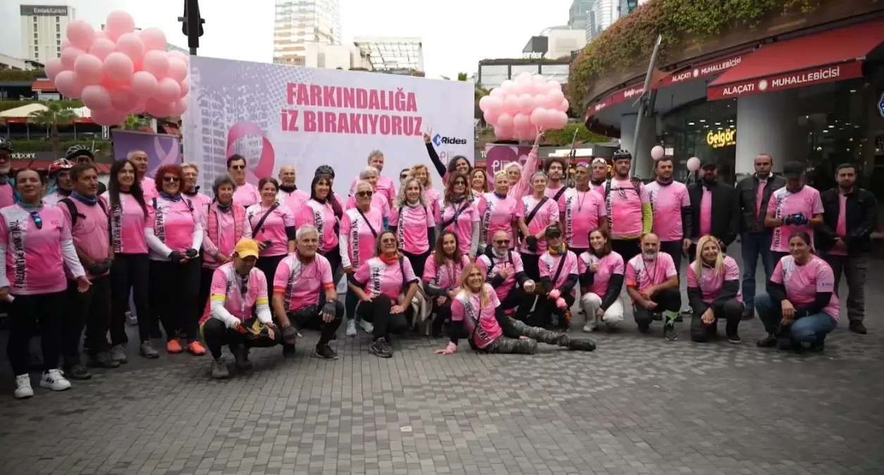 kadikoyde meme kanseri farkindalik turu duzenlendi Ad9BEQus.jpg