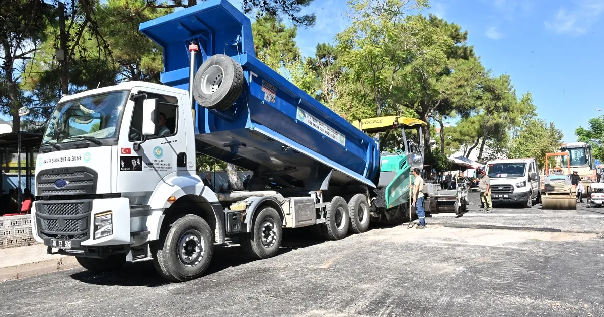 manisa kirkagaca 5 bin ton sicak asfalt seriliyor 2S2qa6Mv